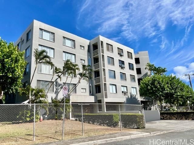 Leilehua Unit 414 in PUNCHBOWL AREA