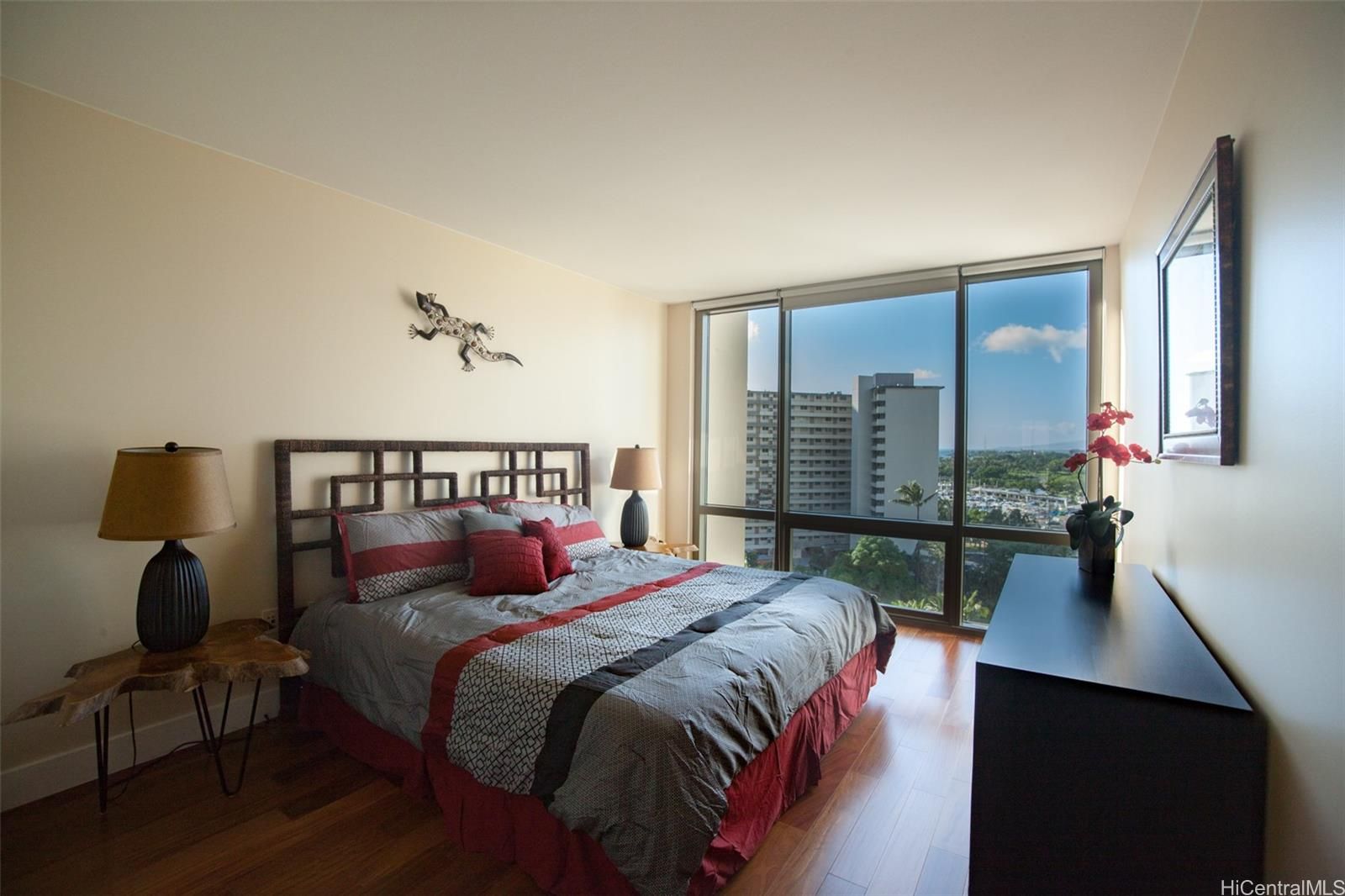 The Watermark Unit 1005 in WAIKIKI