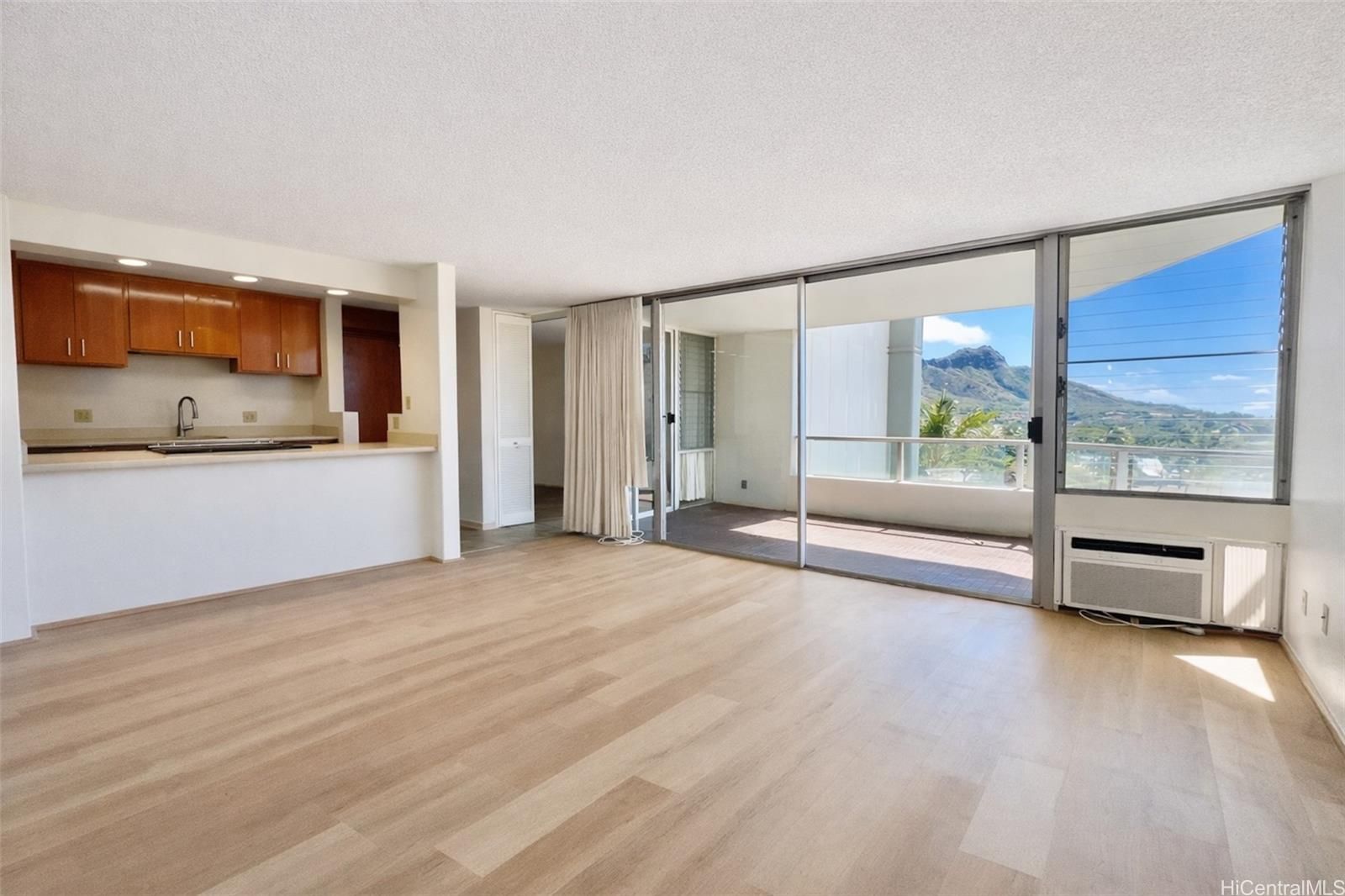 Diamond Head Vista Unit 904 in WAIKIKI