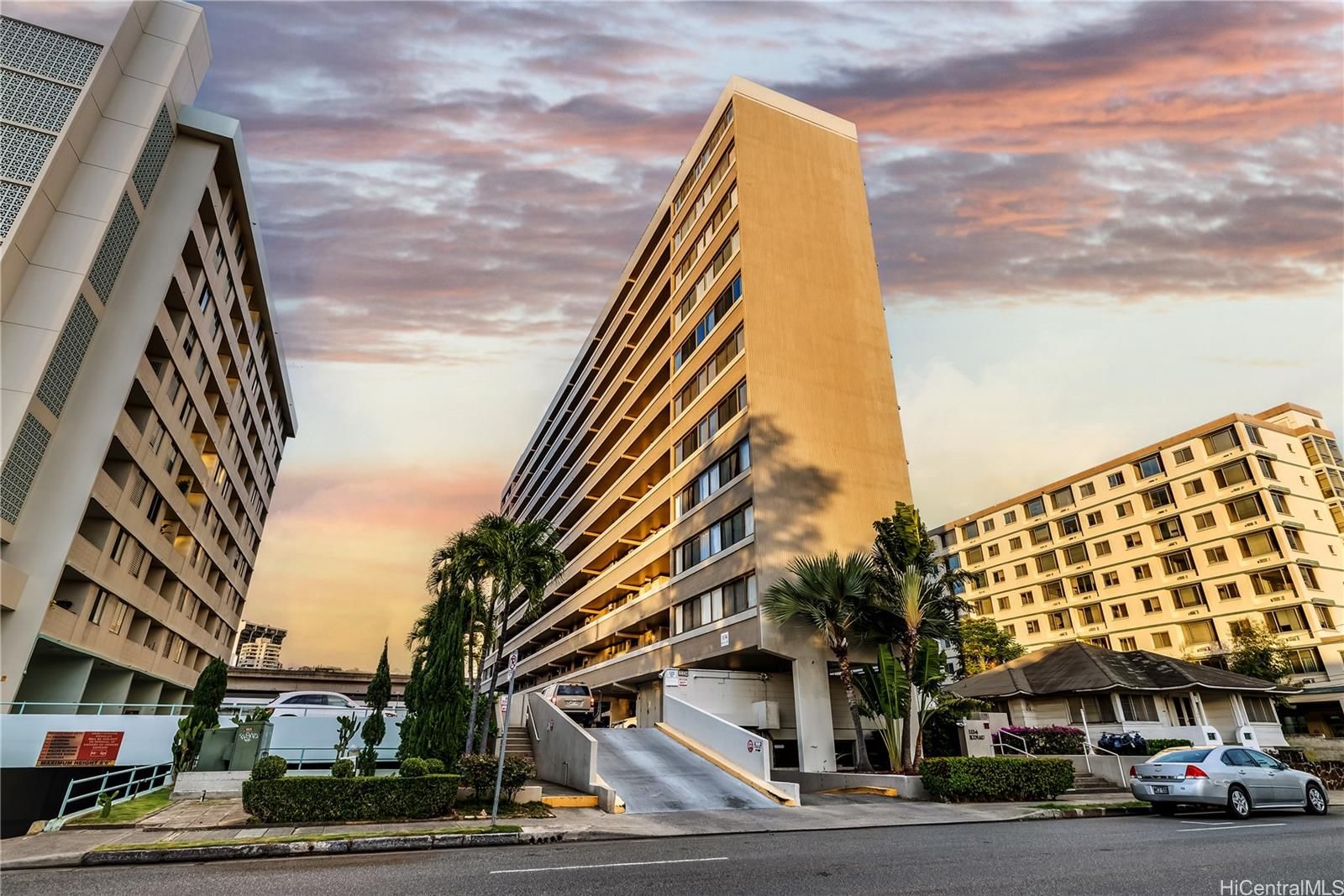 1134 Kinau Unit 801 in MAKIKI AREA