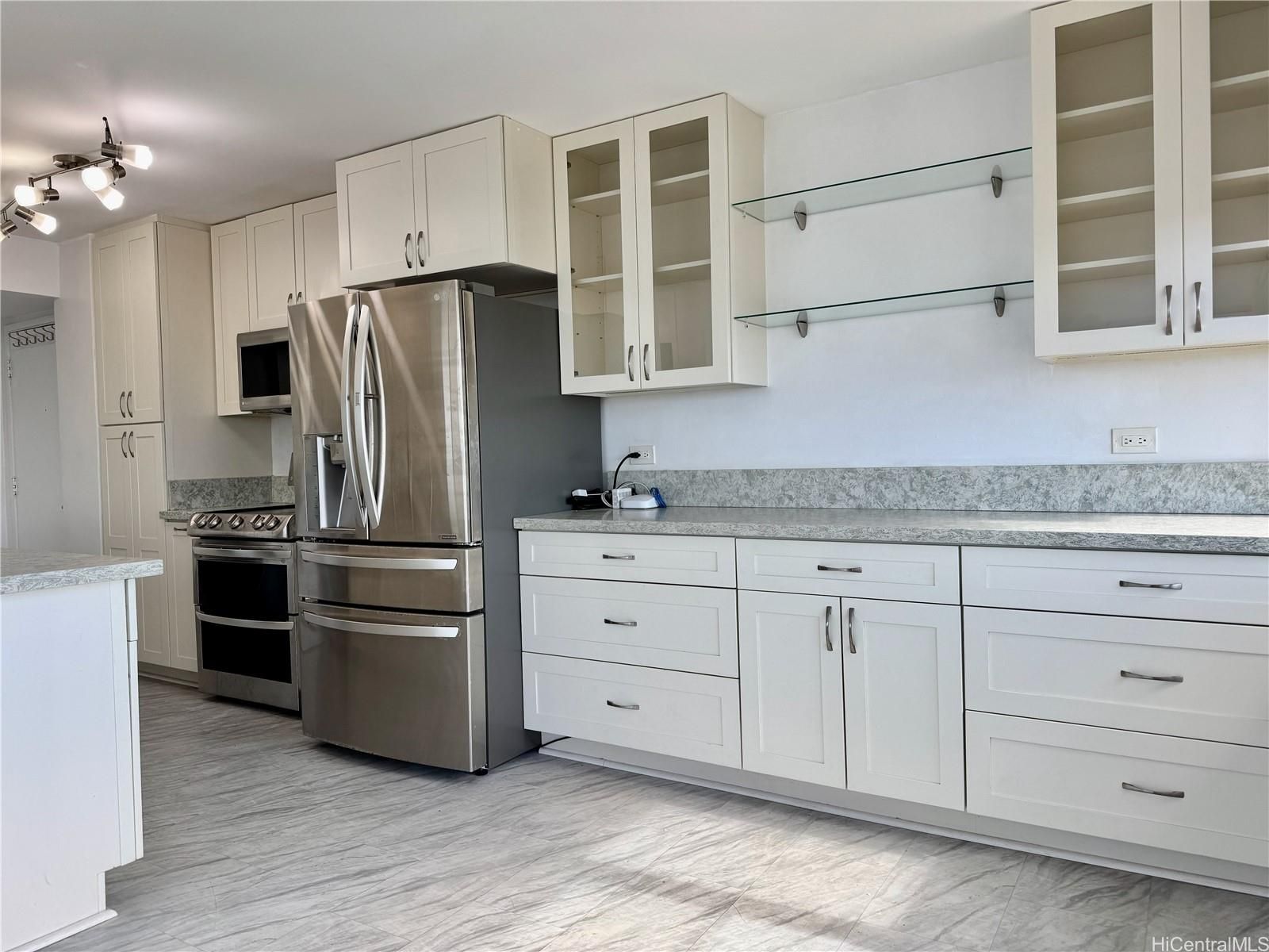 Contessa Unit 2401 in MOILIILI