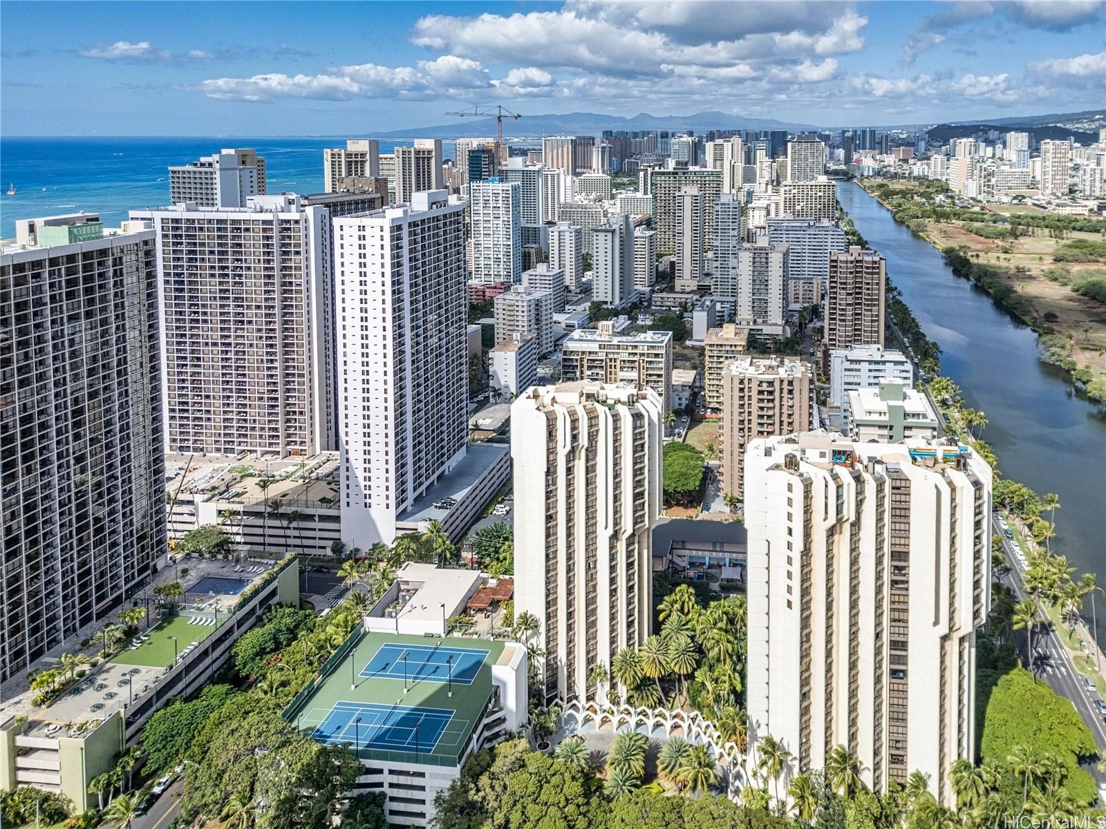 Liliuokalani Gardens Unit II914 in WAIKIKI