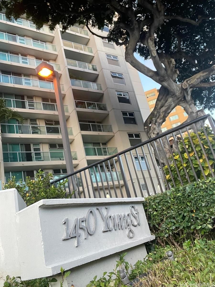1450 Young Unit 302 in MAKIKI AREA