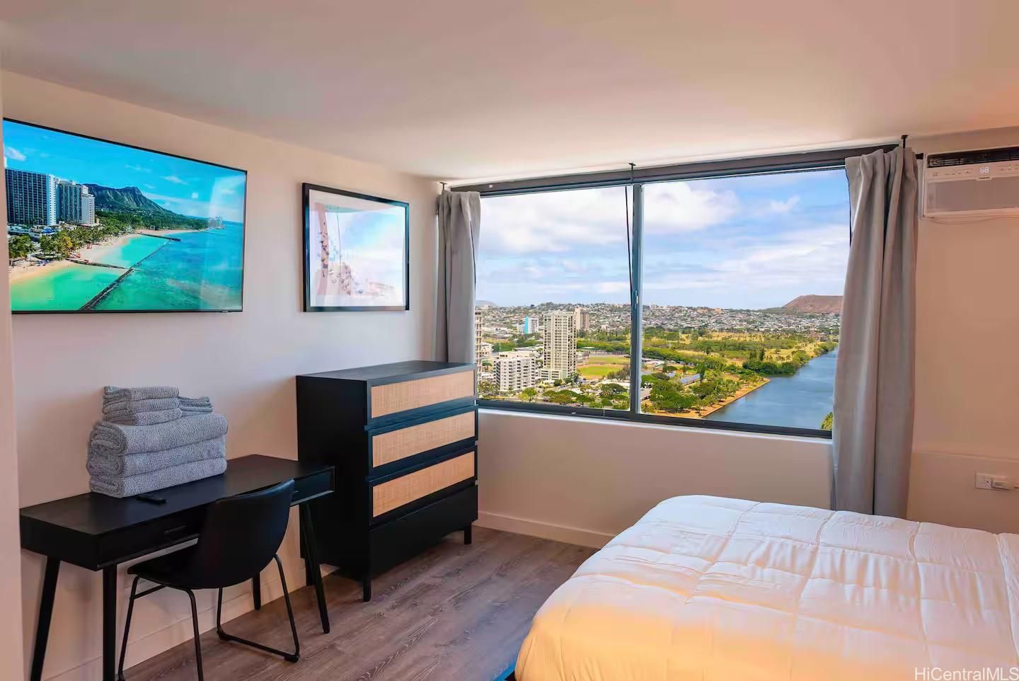 Hawaiian Monarch Unit 3005 in WAIKIKI