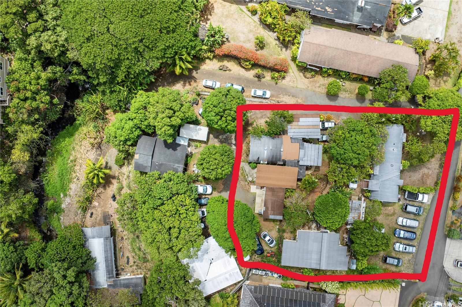 2727 Hipawai Pl #B, Honolulu, HI, 96822 in MANOA AREA