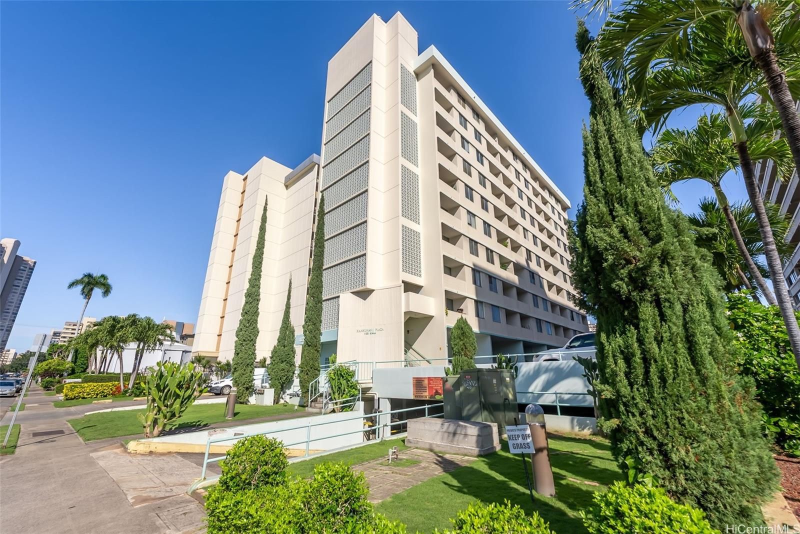 Kaahumanu Plaza Unit 604 in MAKIKI AREA