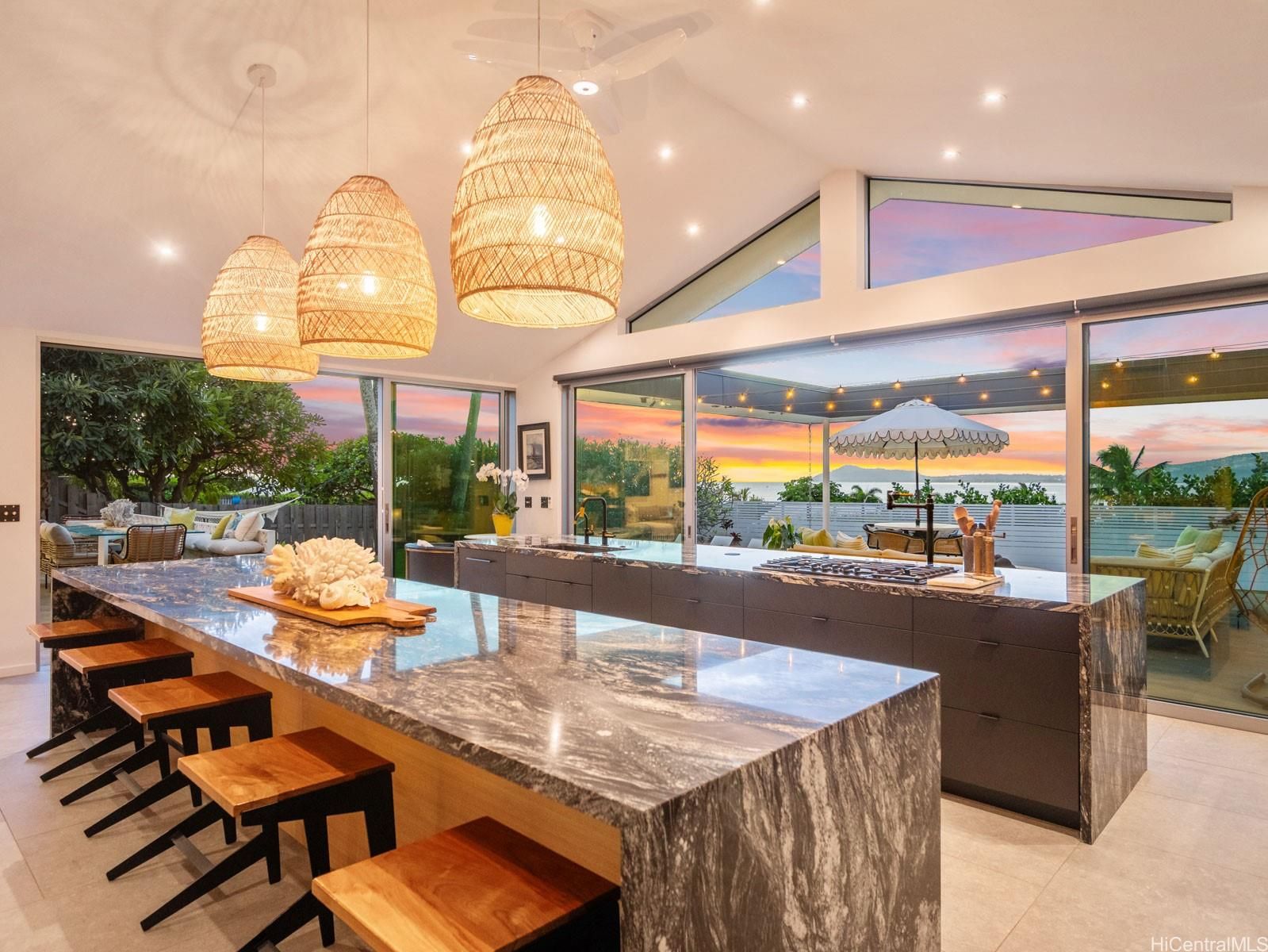 132 Poipu Dr , Honolulu, HI, 96825 in KOKO KAI
