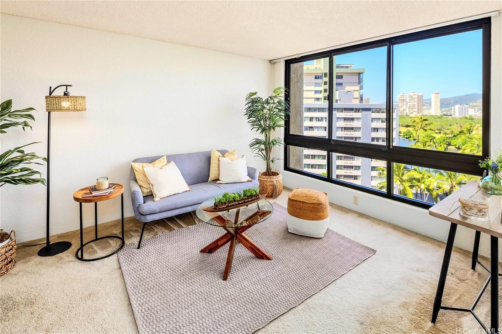 Liliuokalani Gardens Unit II1014 in WAIKIKI