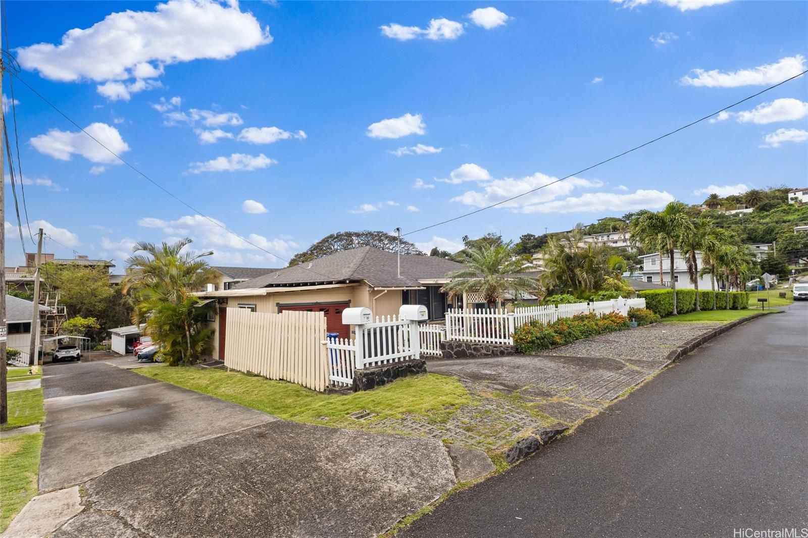 709 Twin View Dr , Honolulu, HI, 96817 in PUUNUI