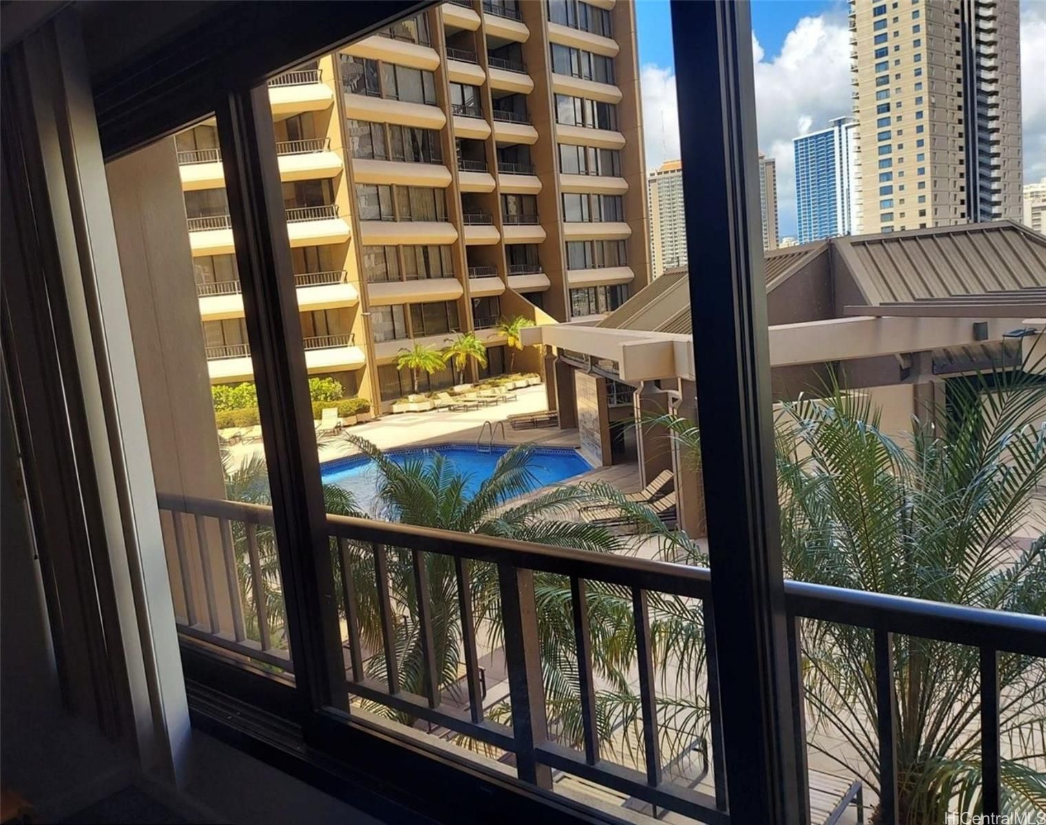 Discovery Bay Unit 1217 in WAIKIKI