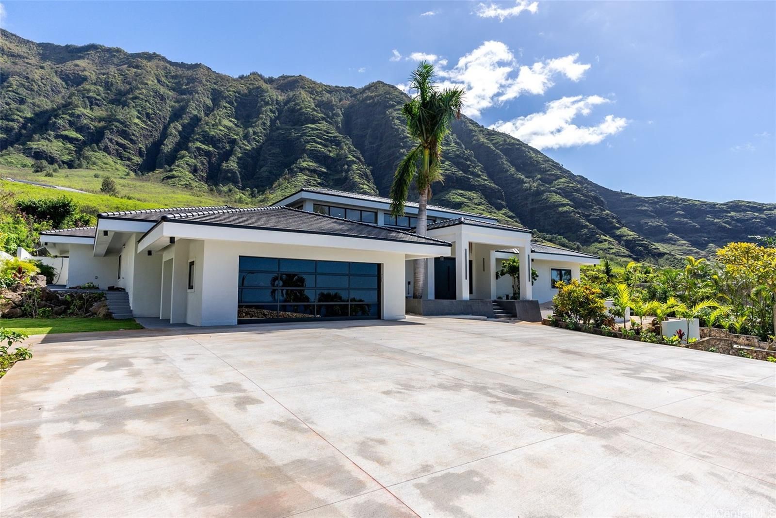84-945 Alahele St , Waianae, HI, 96792 in MAUNAOLU ESTATES