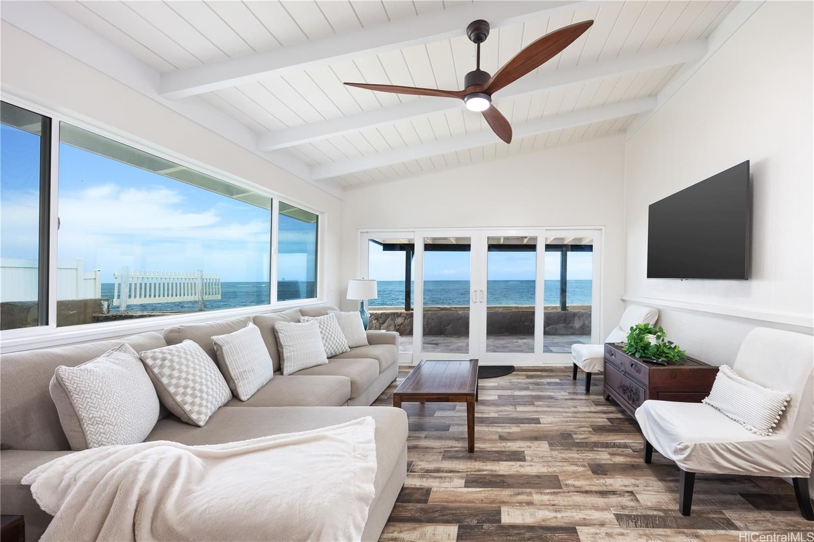 68-695 Farrington Hwy , Waialua, HI, 96791 in MOKULEIA