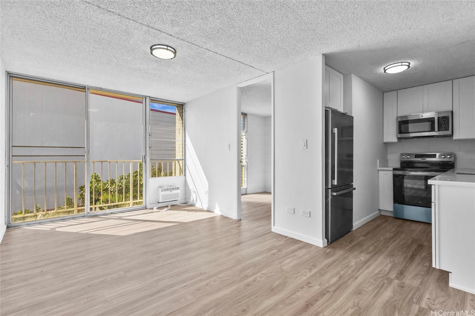 Waialae Place Unit 503 in MOILIILI