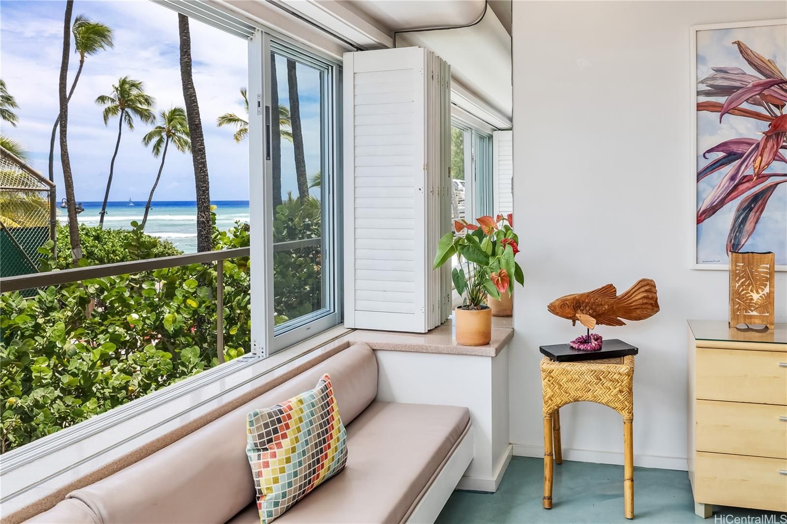 Colony Surf Ltd Unit 206 in DIAMOND HEAD