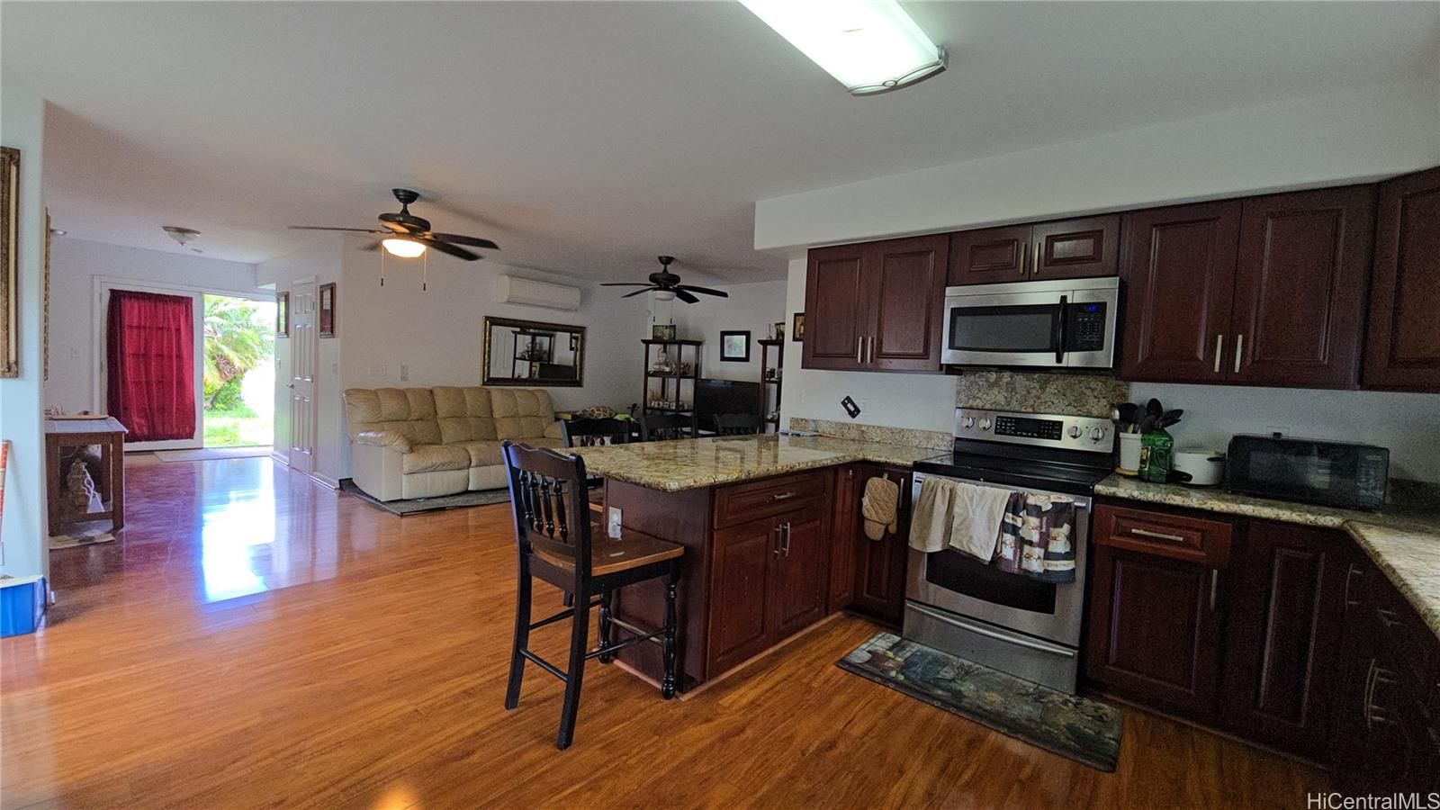 84-737 Manuku St , Waianae, HI, 96792 in MAKAHA