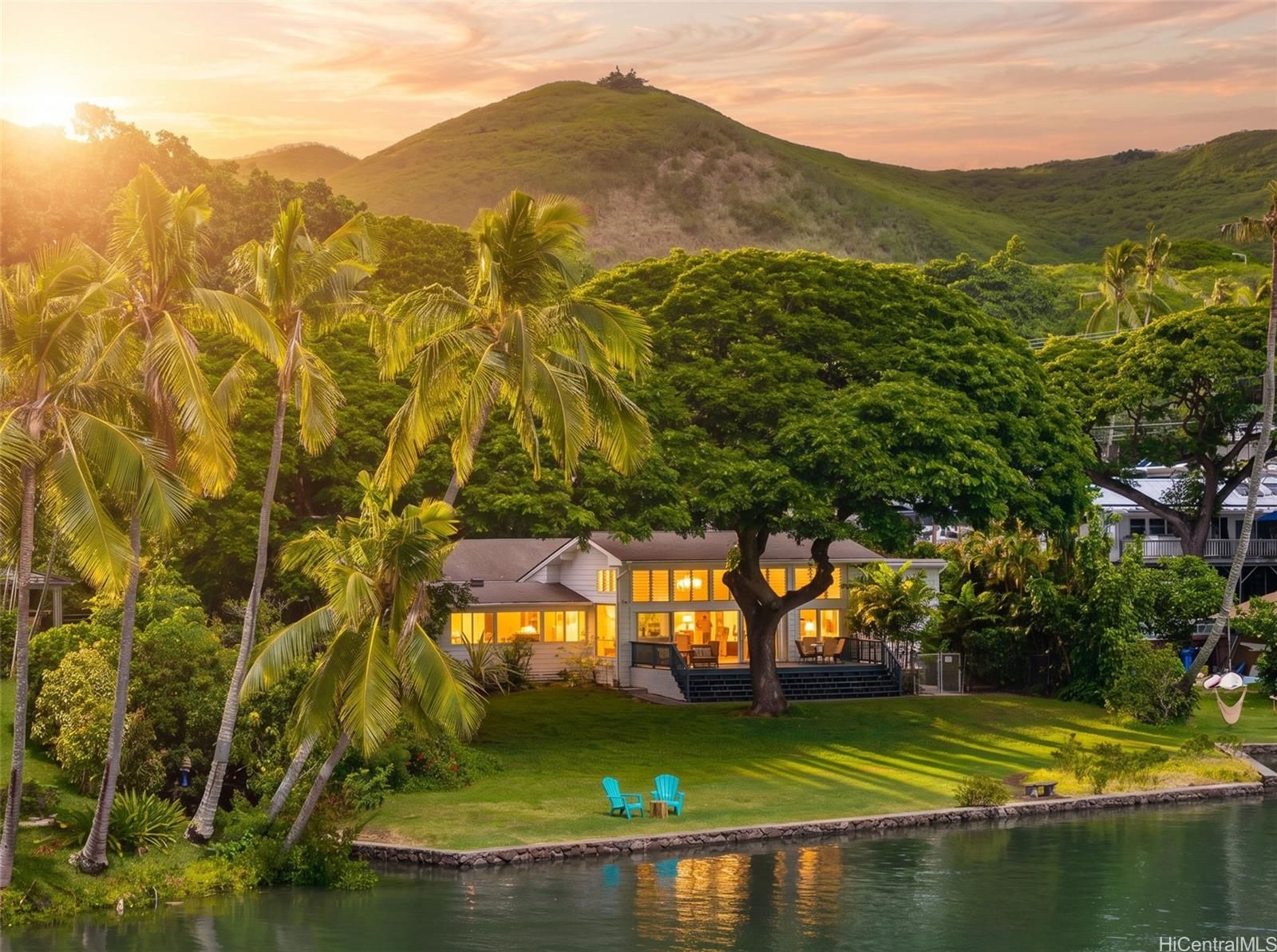 44-397 Kaneohe Bay Dr , Kaneohe, HI, 96744 in KANEOHE BAY