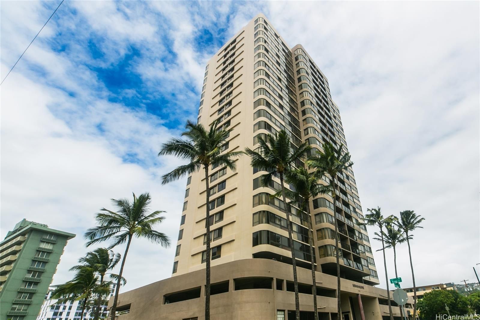 Kings Gate Unit 1606 in MOILIILI