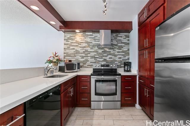 Makaha Valley Towers Unit C1310 in MAKAHA