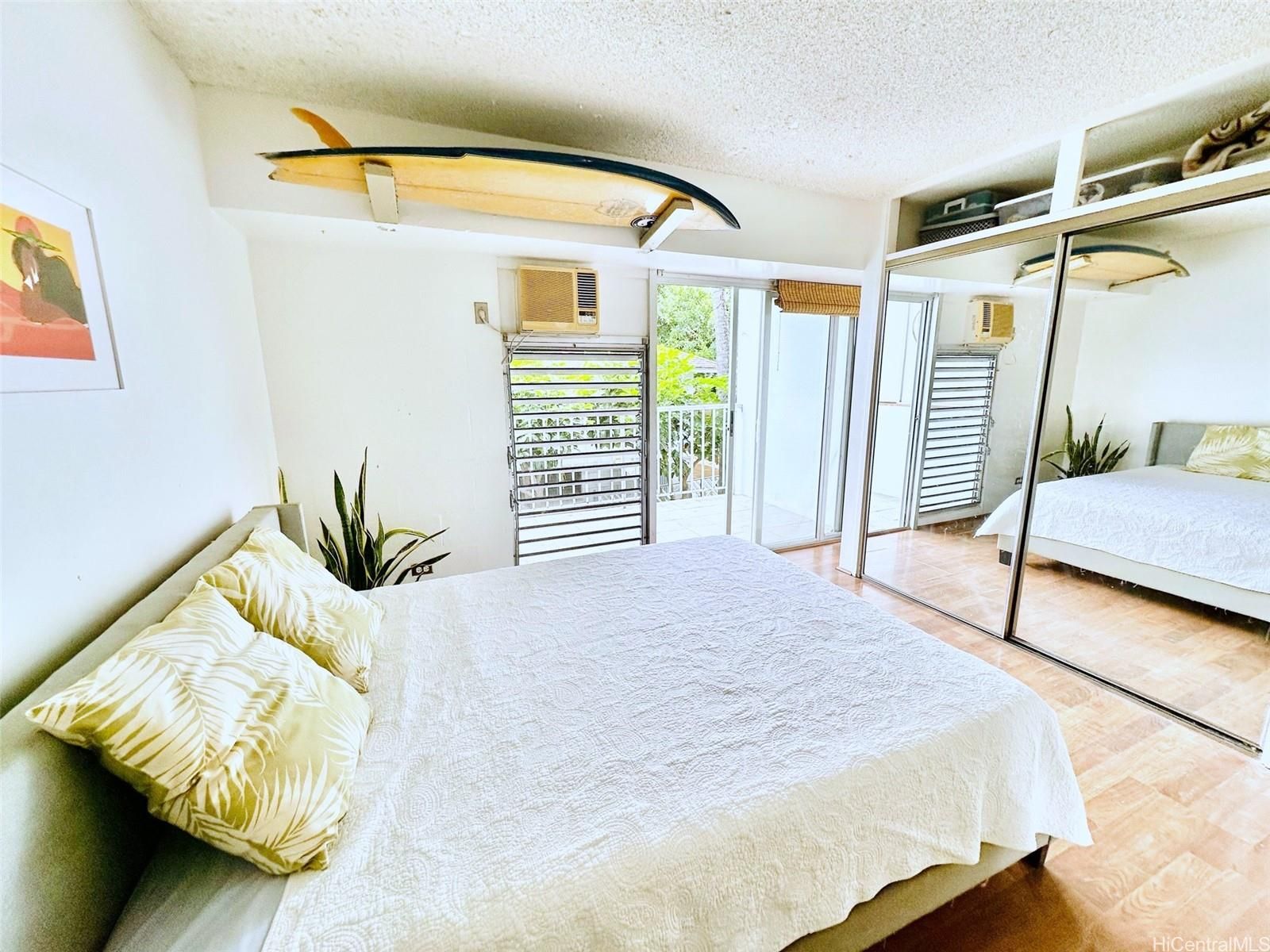Westview Plaza Unit 203 in PUNCHBOWL-LOWER