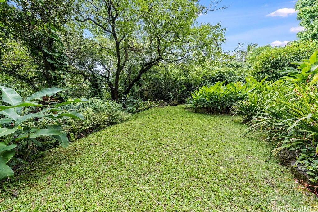 3242 Pelekane Dr , Honolulu, HI, 96817 in DOWSETT