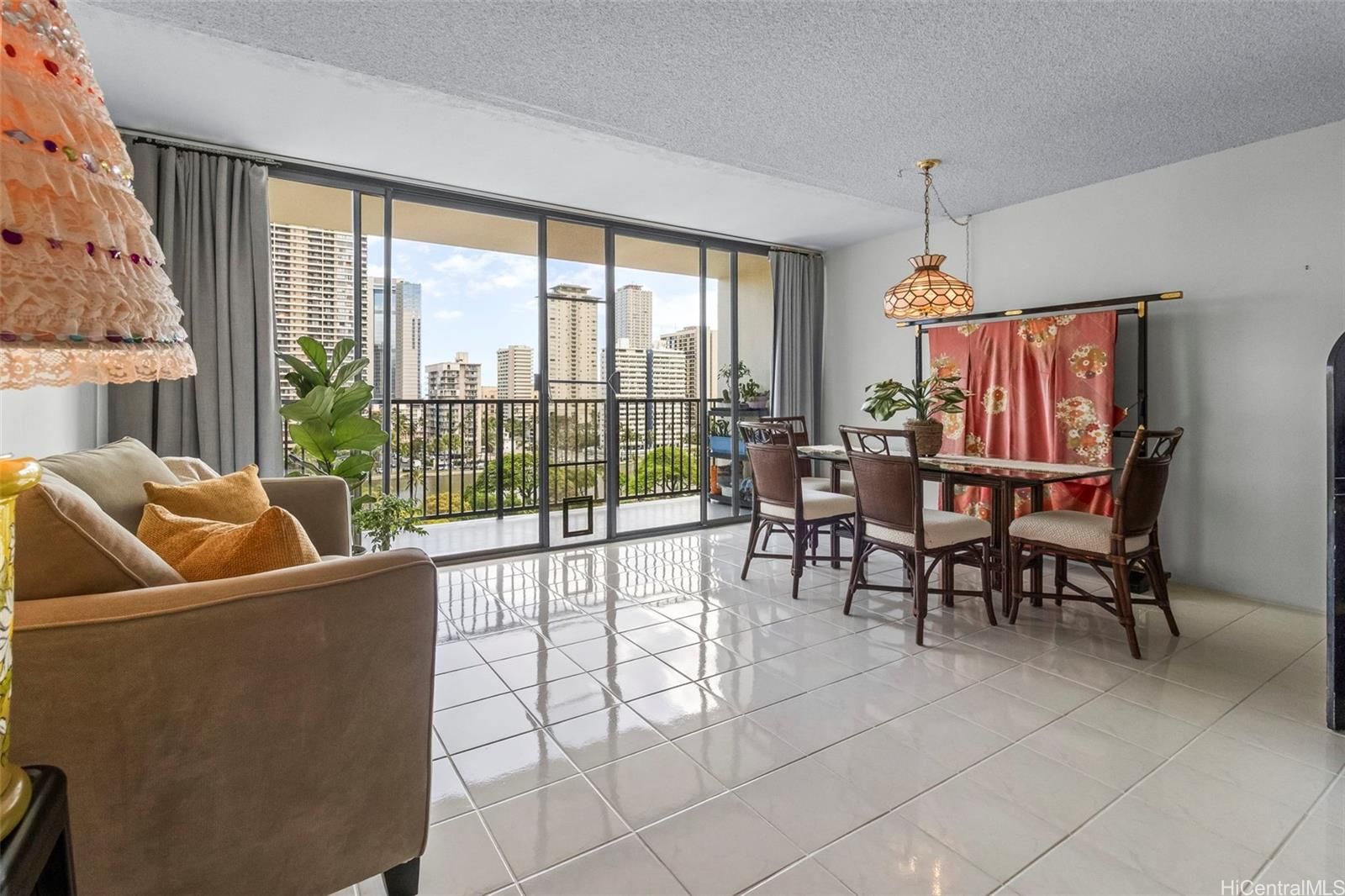 Kaimana Lanais Unit 1006 in KAPIOLANI