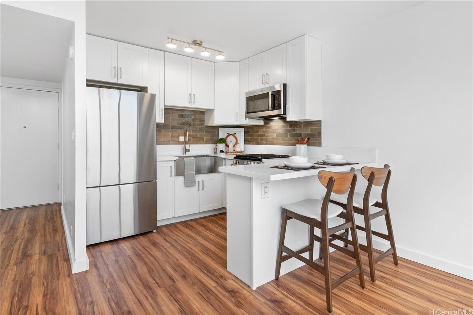 Six Twenty Sheridan Unit 306 in ALA MOANA