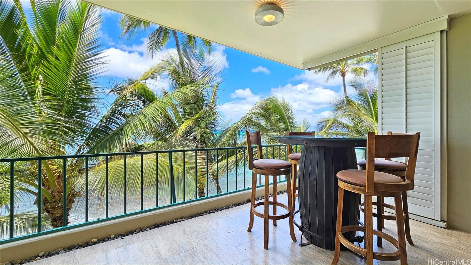 Tahitienne Inc Unit 404 in DIAMOND HEAD