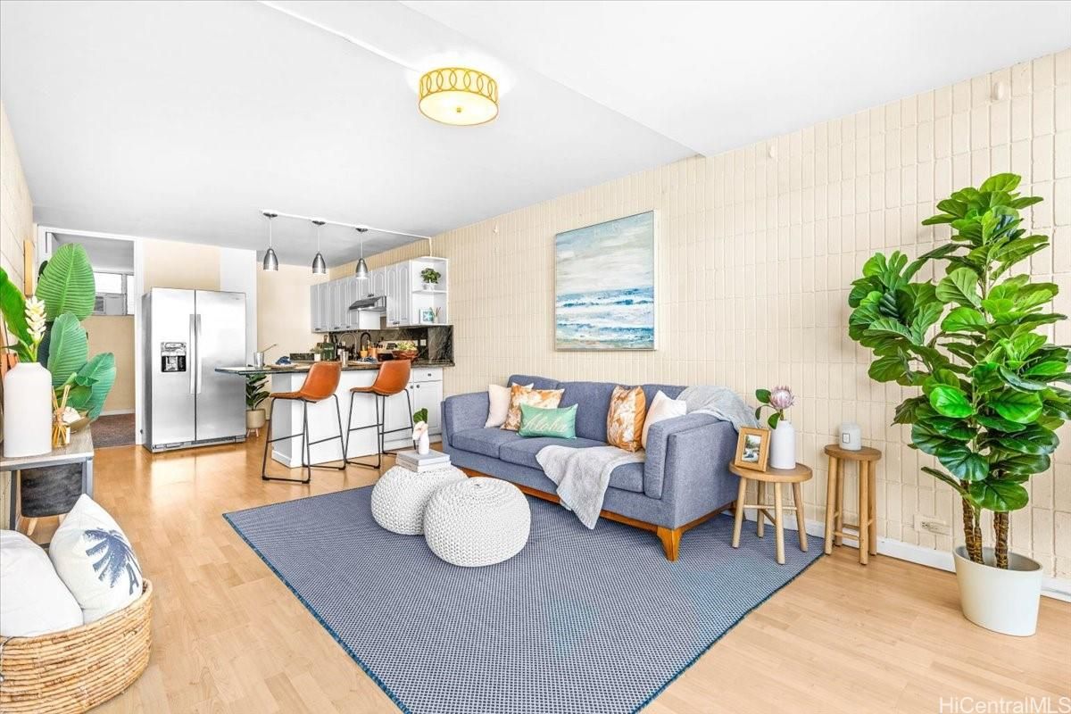 Pensacola Gardens Unit 118 in MAKIKI AREA