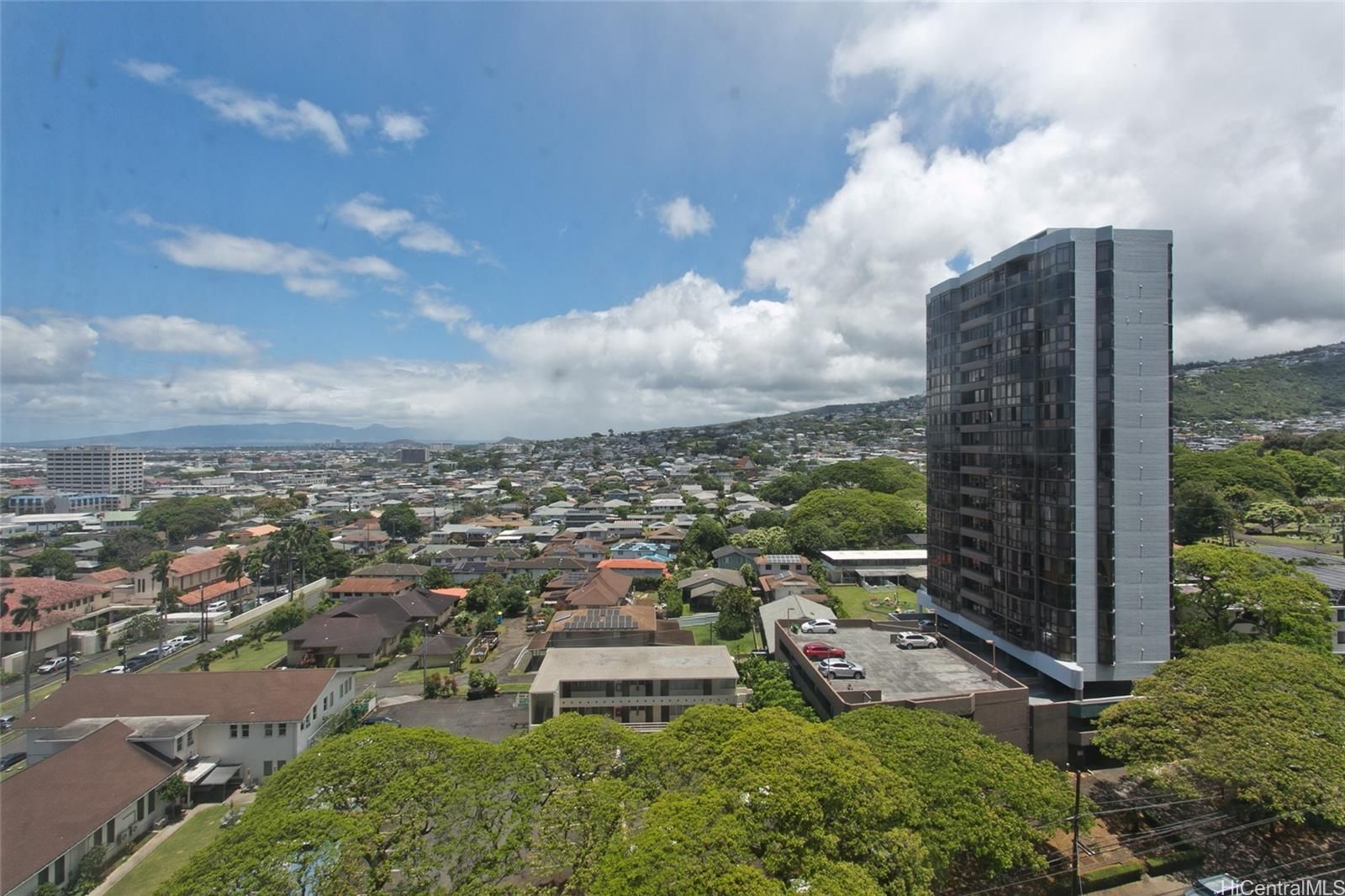 Sakura Unit 1605 in NUUANU-LOWER
