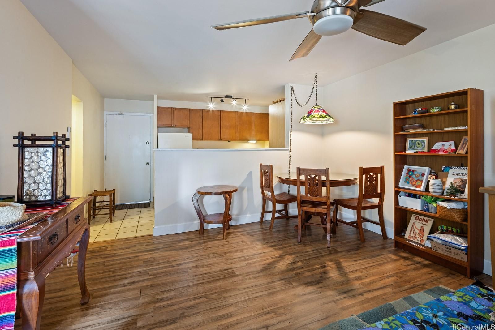 411 Kaiolu Inc Unit 504 in WAIKIKI