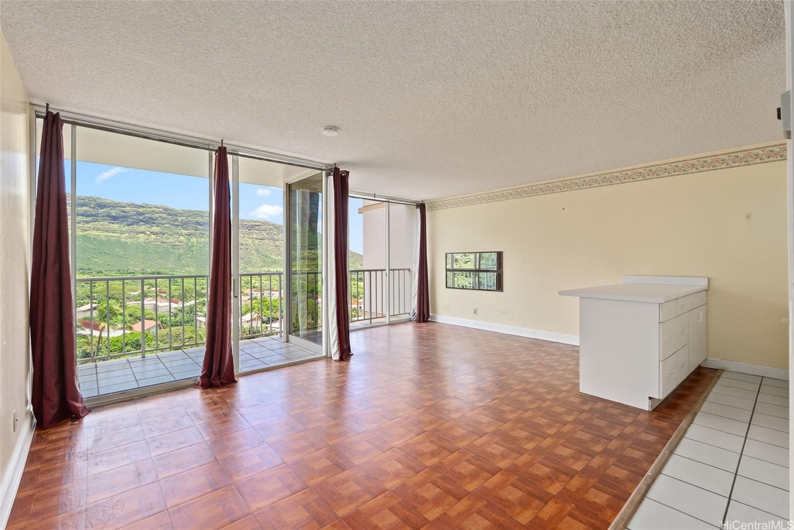 Makaha Valley Towers Unit A704 in MAKAHA