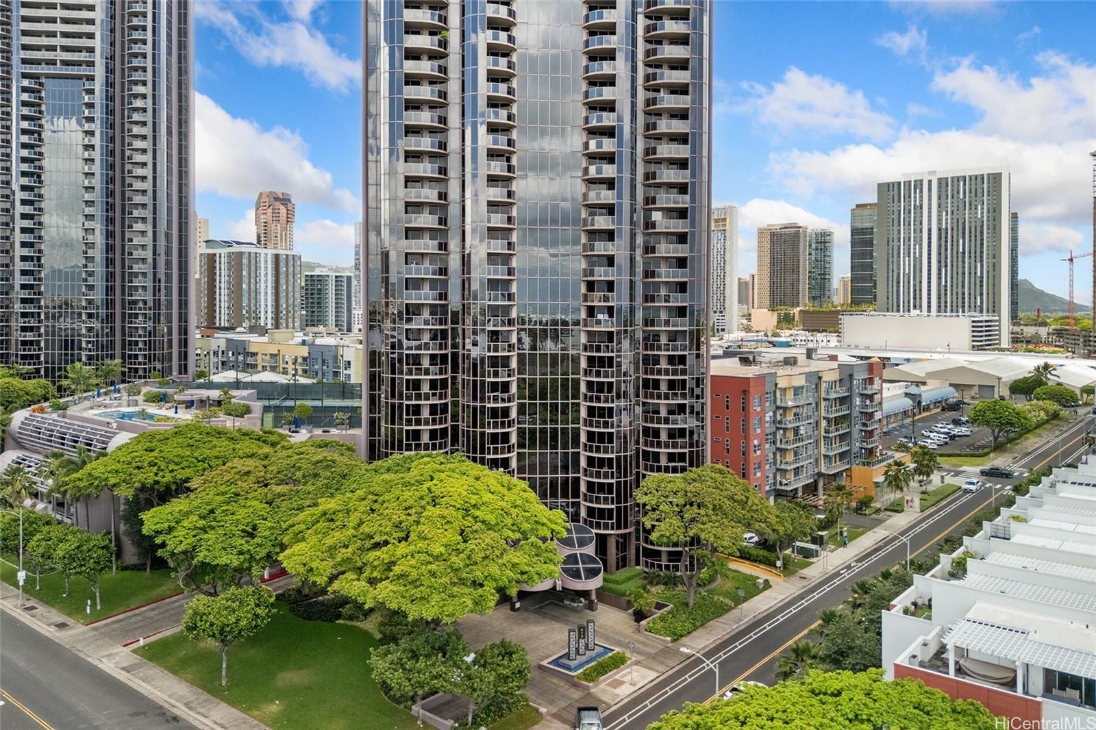 One Waterfront Tower Unit 1001 in KAKAAKO