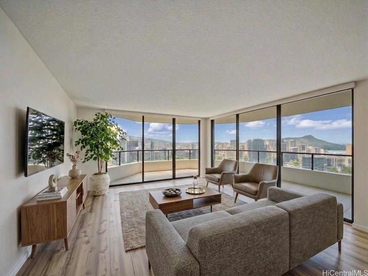 Canterbury Place Unit 40D in WAIKIKI