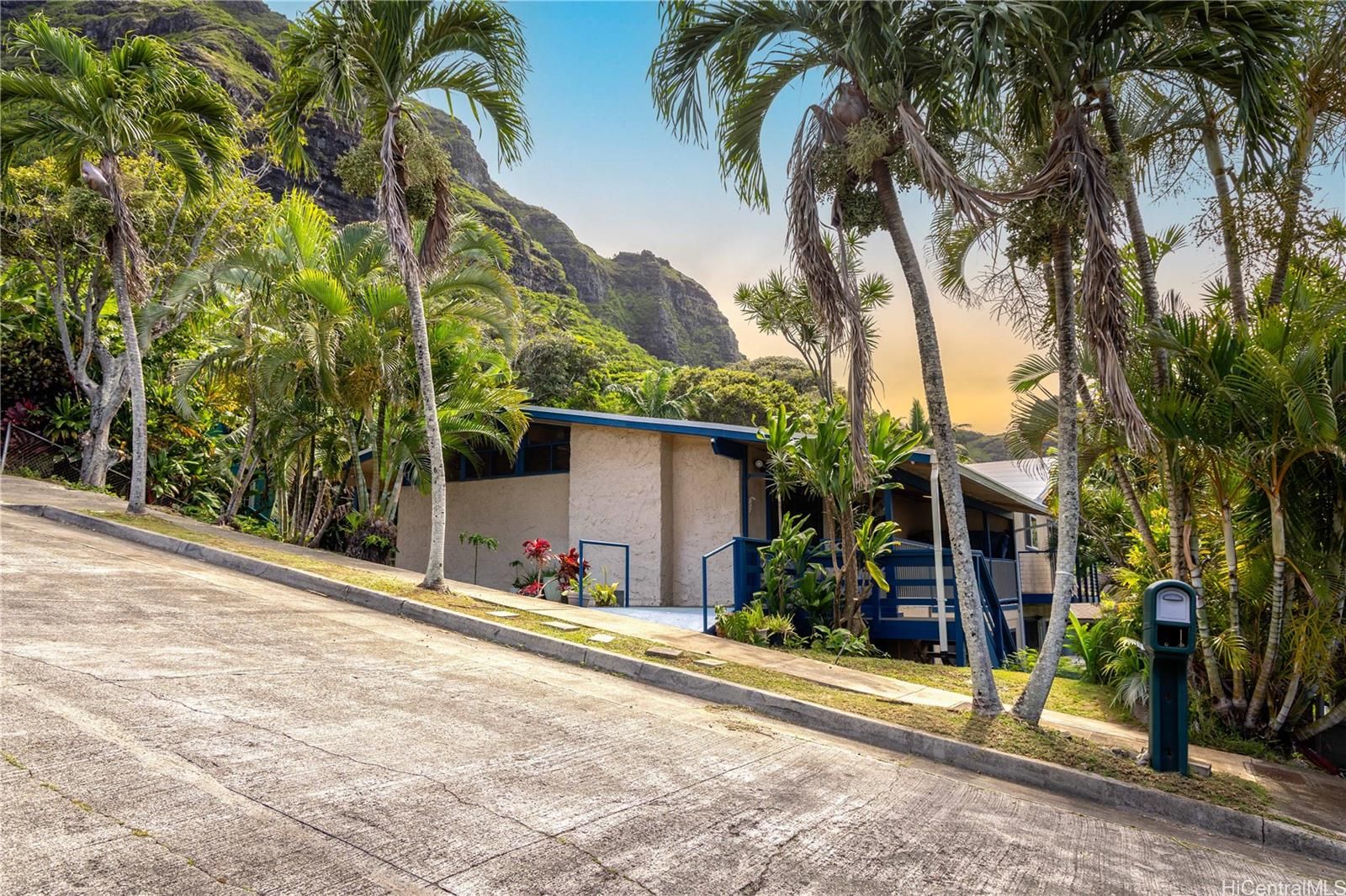 51-015 Lau Pl , Kaaawa, HI, 96730 in KAAAWA