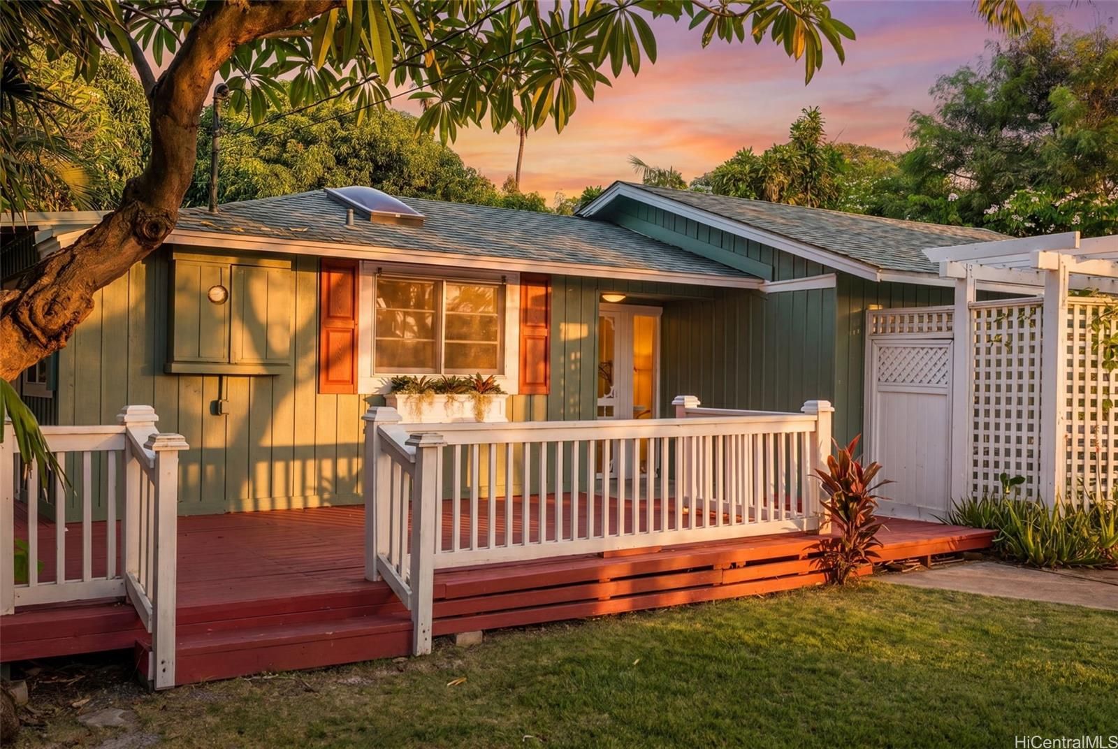 84-808 Moua St , Waianae, HI, 96792 in MAKAHA