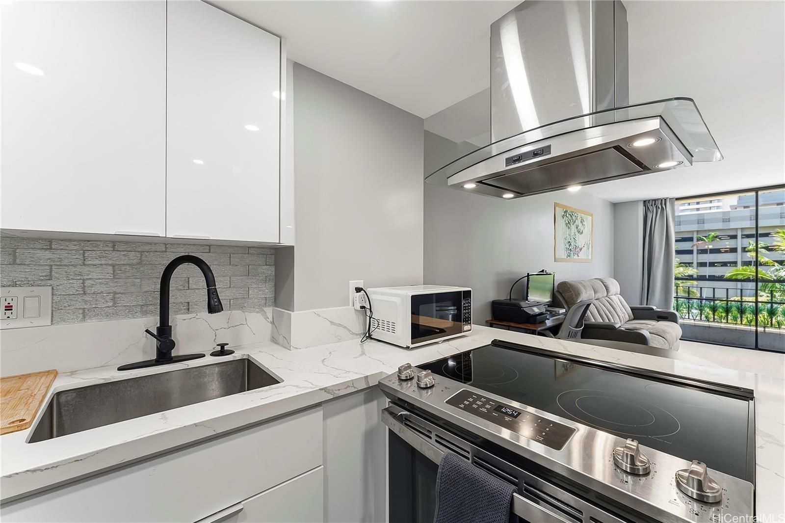 Seaside Suites Unit 310 in WAIKIKI