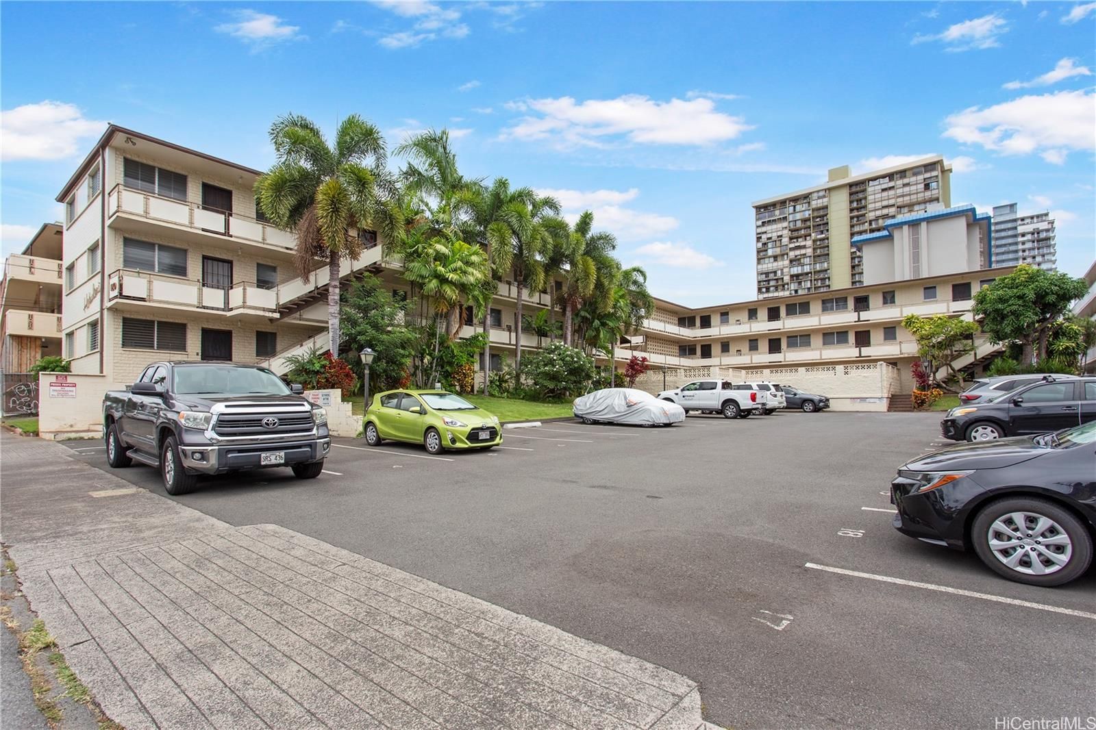 Hokulani Apartments Unit 207 in MAKIKI AREA
