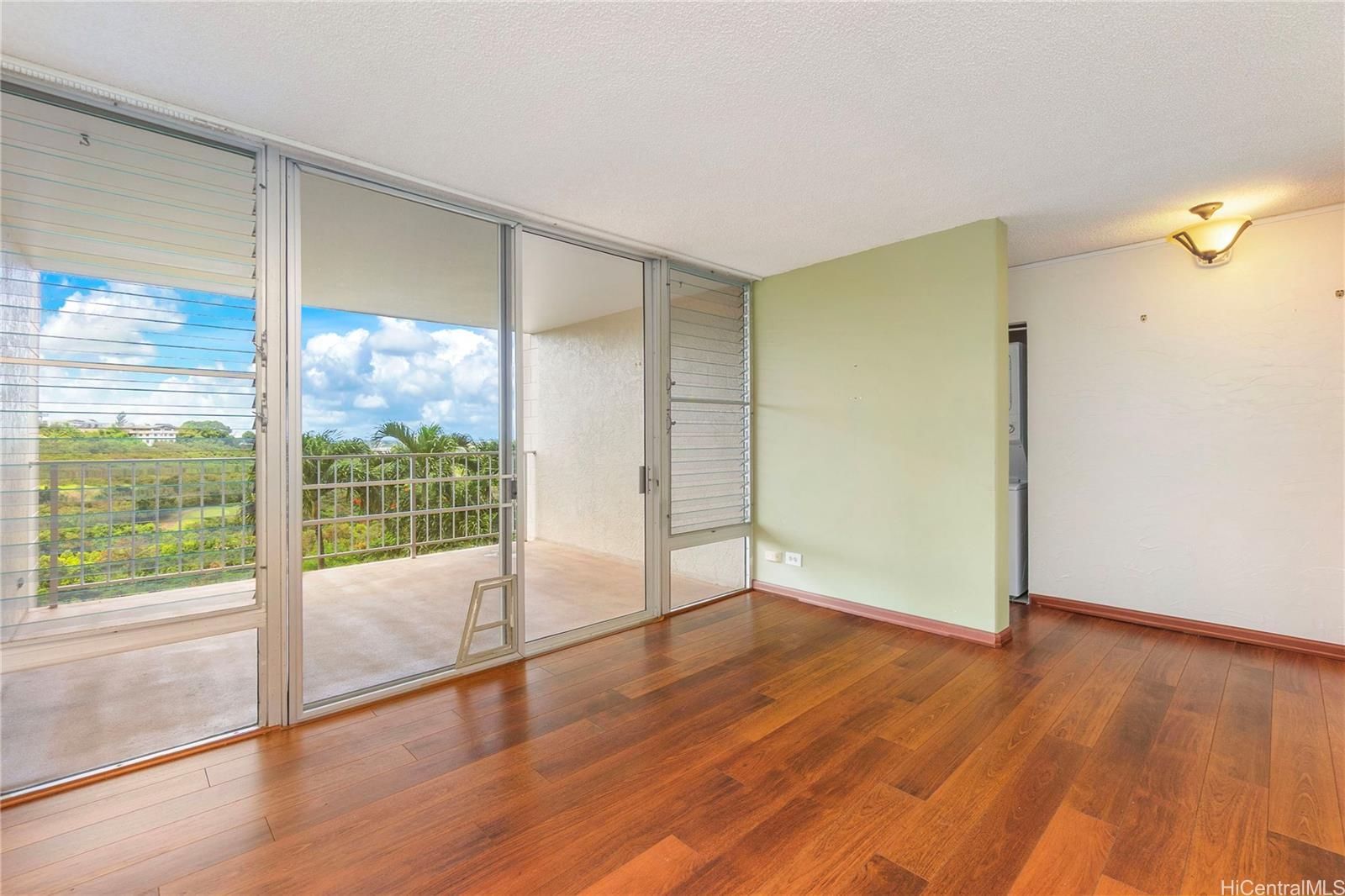 Colonnade on the Greens Unit 5102 in PEARLRIDGE