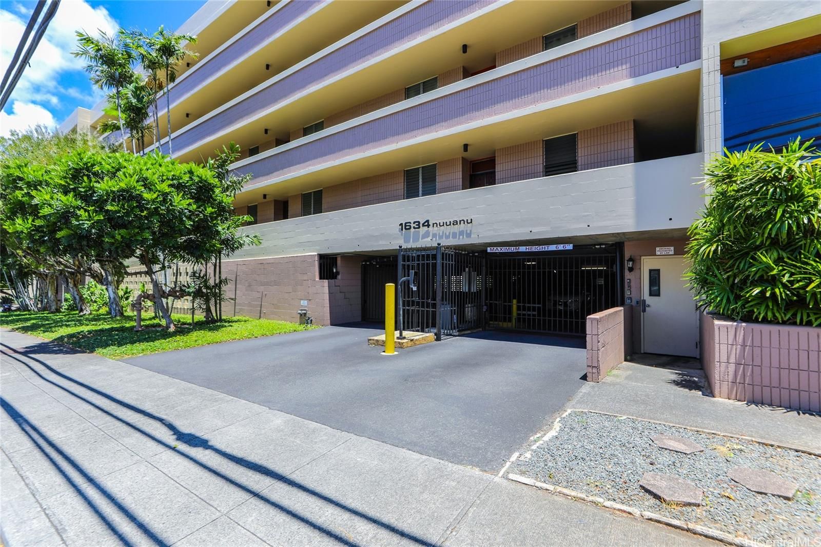 1634 Nuuanu Unit 104 in NUUANU-LOWER