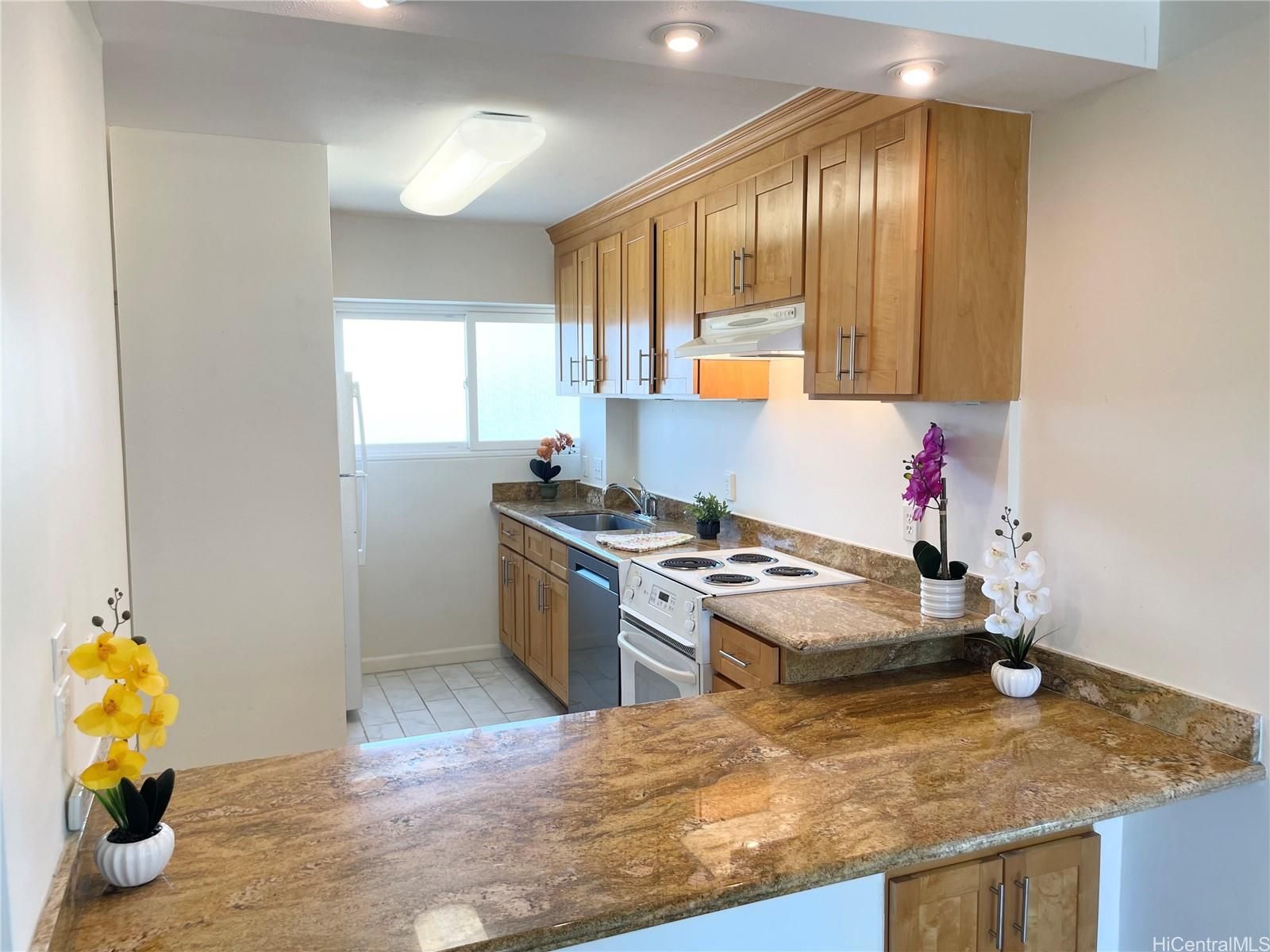 Iolani Unit 604 in MOILIILI