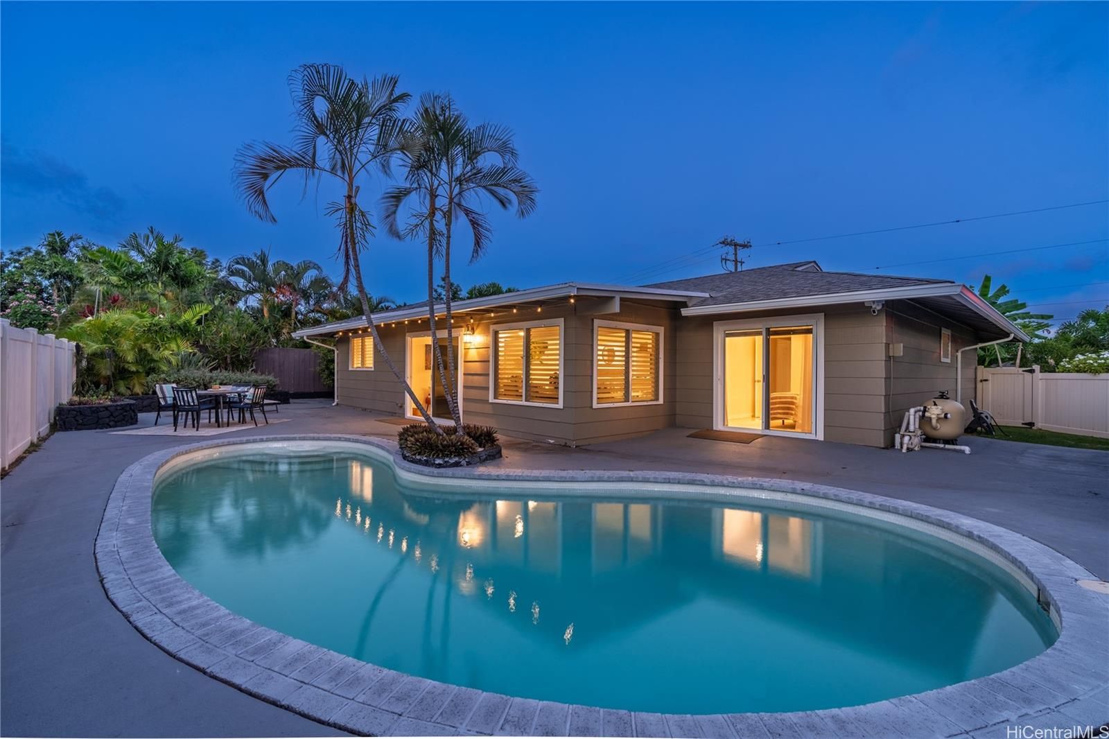 633 Keolu Dr , Kailua, HI, 96734 in ENCHANTED LAKE