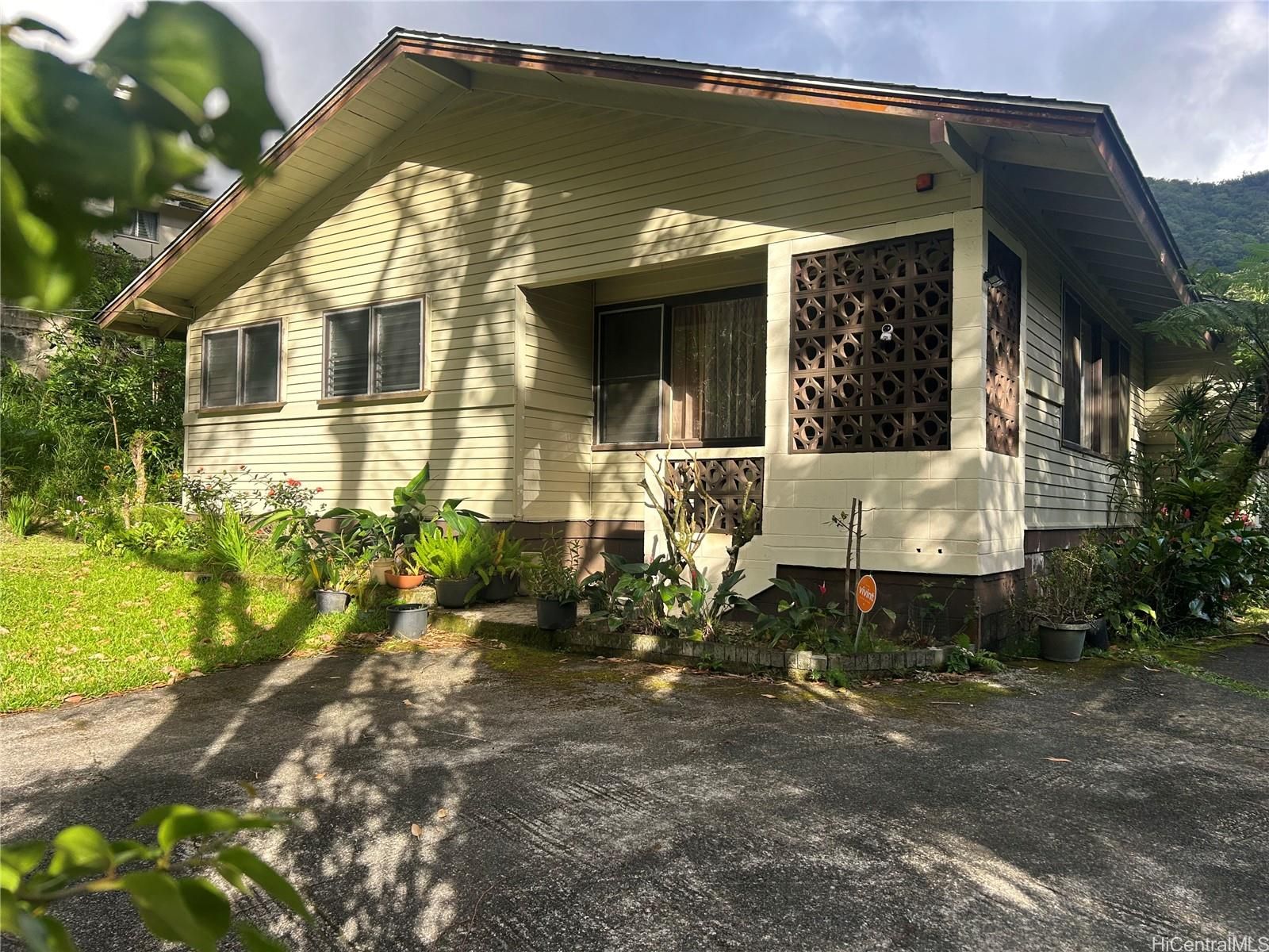 3545 Kalihi St , Honolulu, HI, 96819 in KALIHI VALLEY