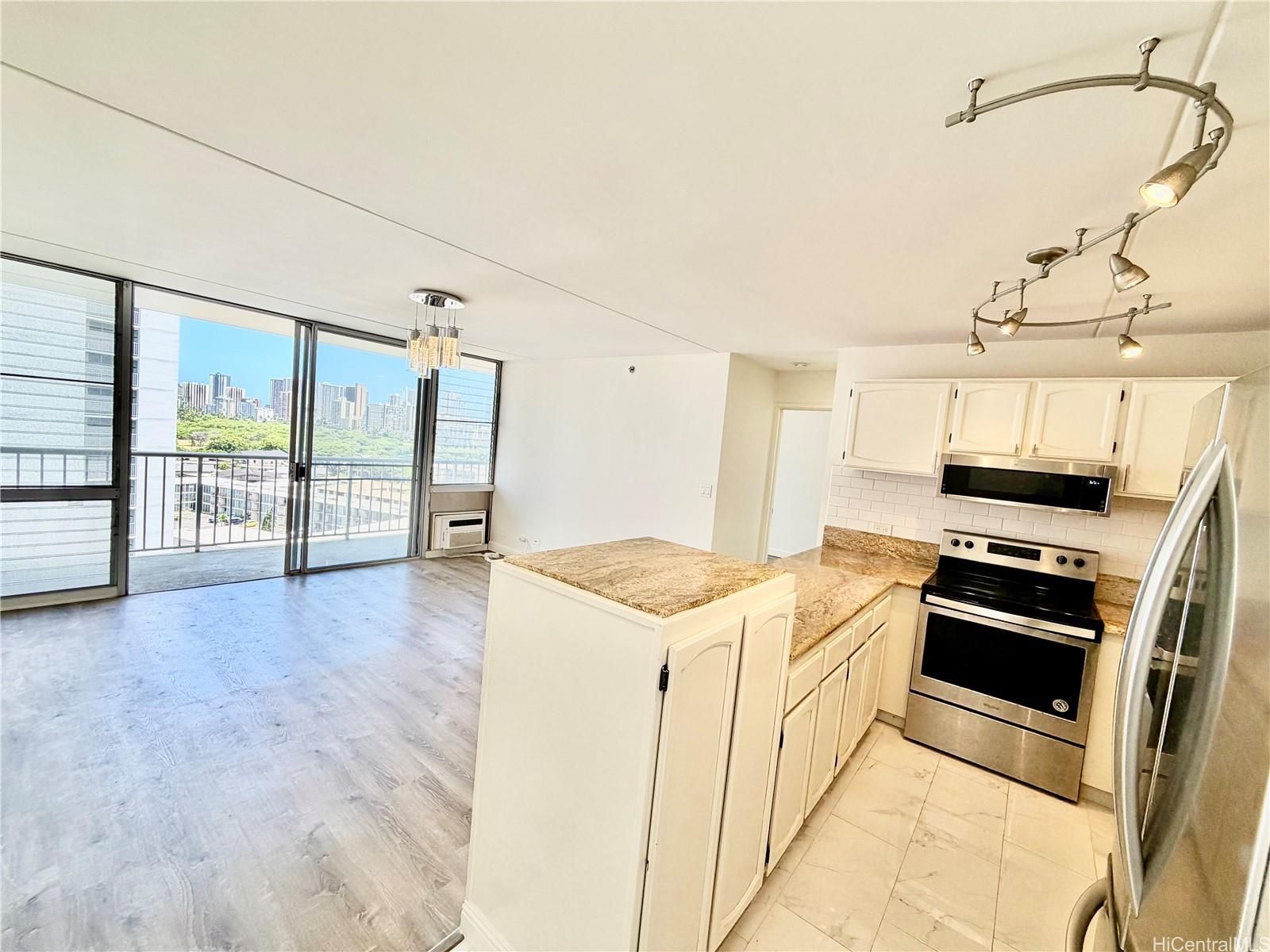 Iolani Regent Unit 1204 in KAPIOLANI