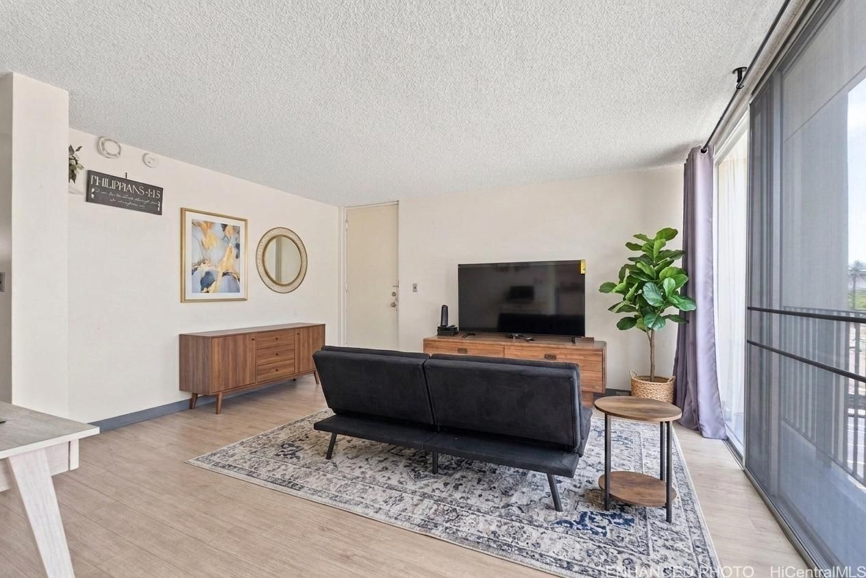 Ala Wai Manor Unit 308 in MCCULLY