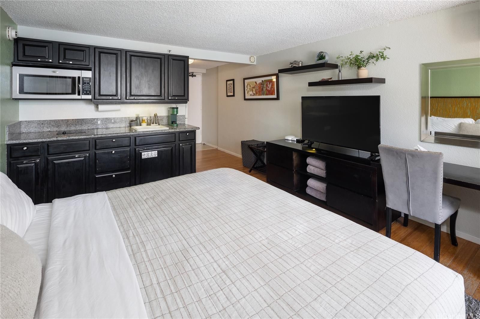 Island Colony Unit 815 in WAIKIKI