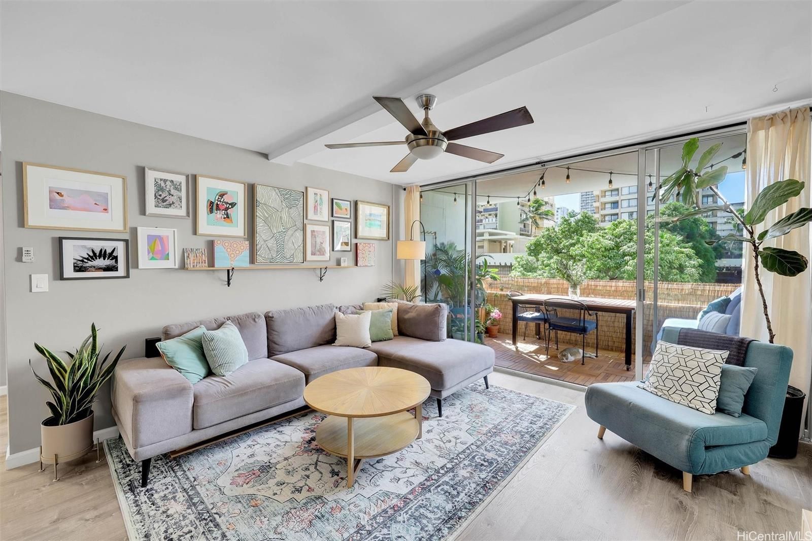 Kaiolu Sunrise Unit 401 in WAIKIKI