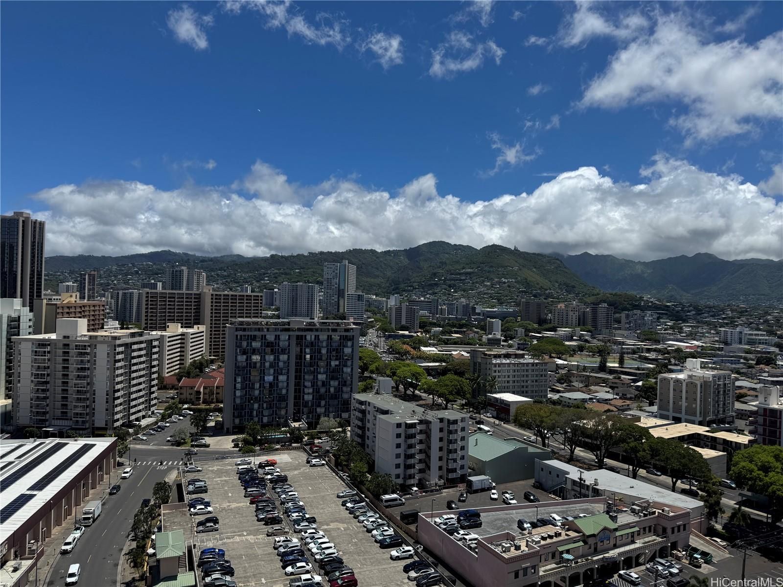 Kapiolani Manor Unit 2004 in ALA MOANA