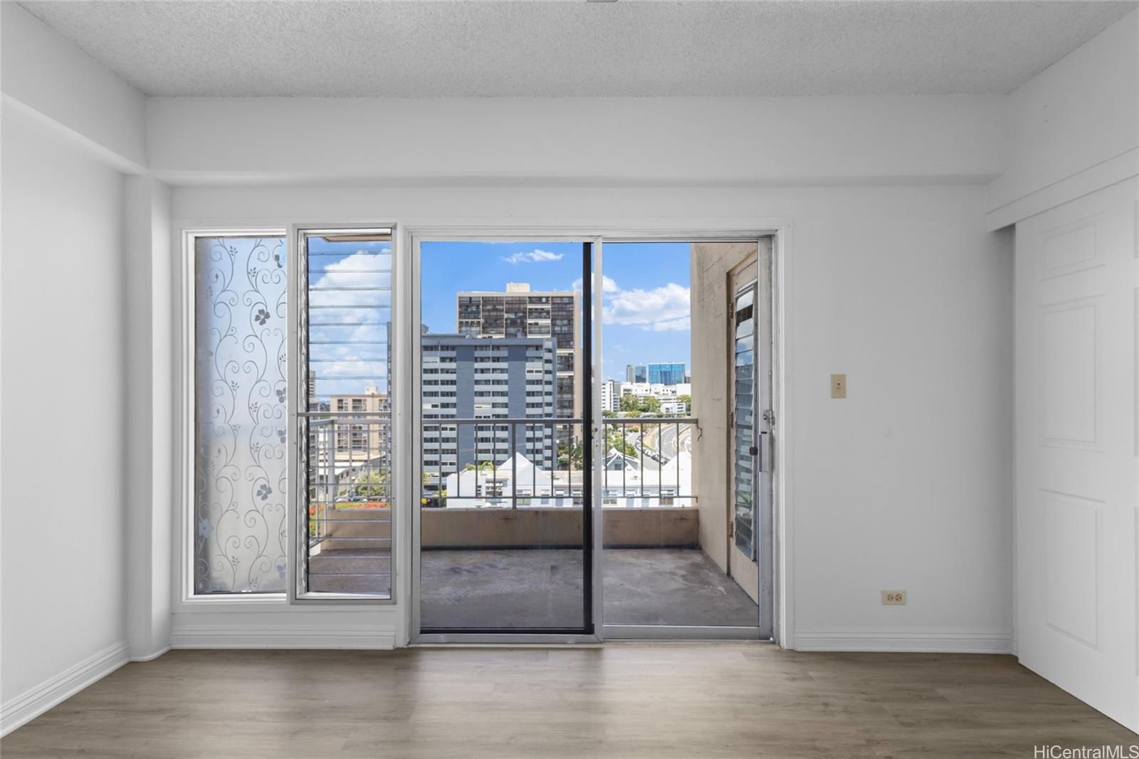 Coronet Unit 803 in PUNCHBOWL AREA