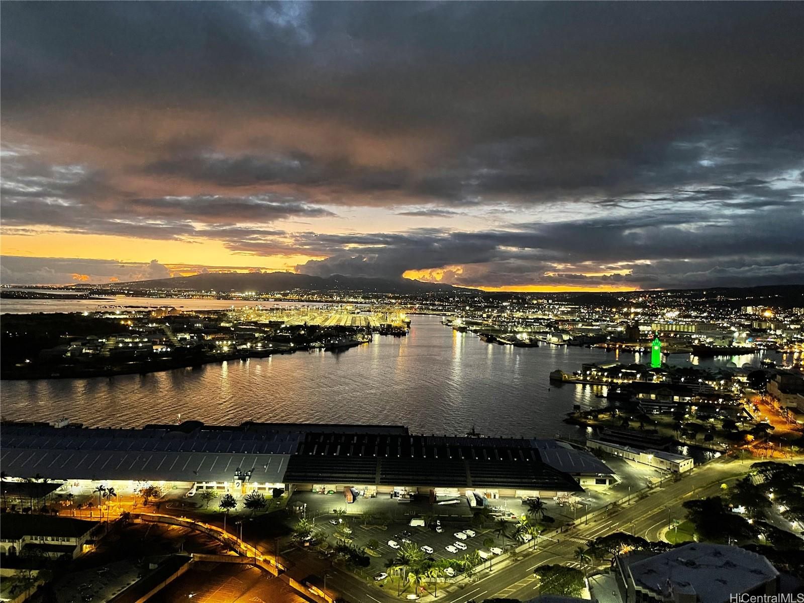 One Waterfront Tower Unit 4002 in KAKAAKO