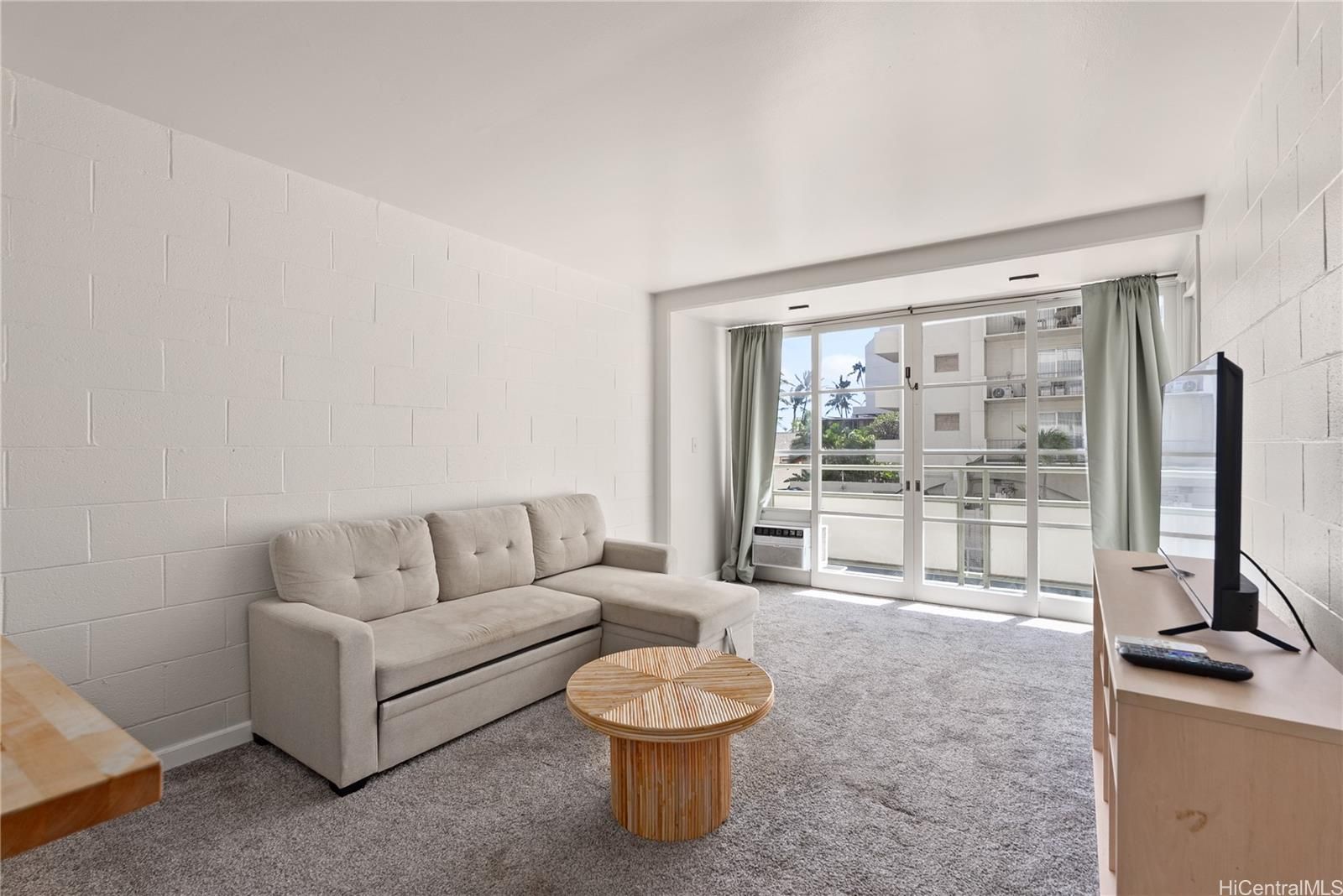 Rosalei Ltd Unit 212 in WAIKIKI